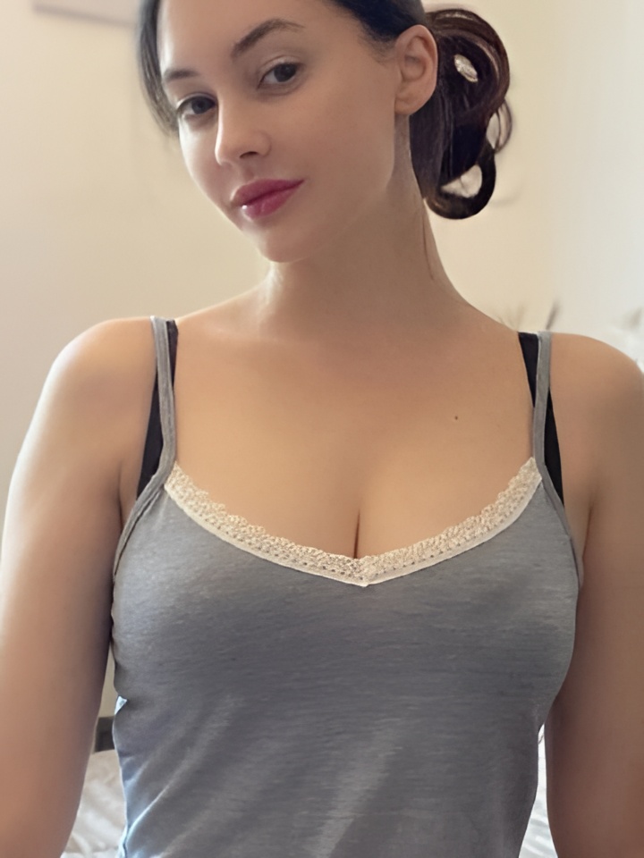 Эсмеральда привлекальеная девушка из Кадиевки цена от 4000 руб