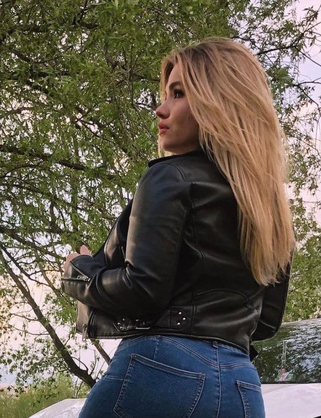 🎥 Рита привлекальеная девушка из Кадиевки цена от 4000 руб