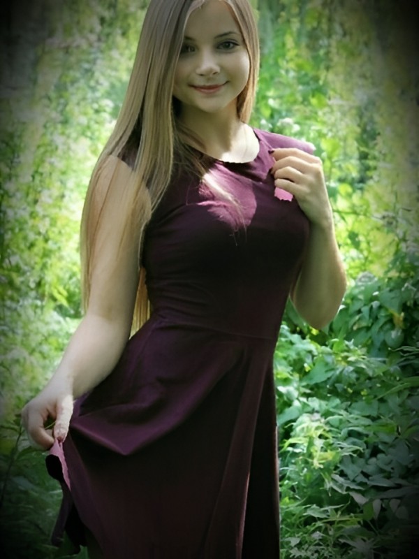 Людмила привлекательная девушка из Кадиевки цена от 2500 руб