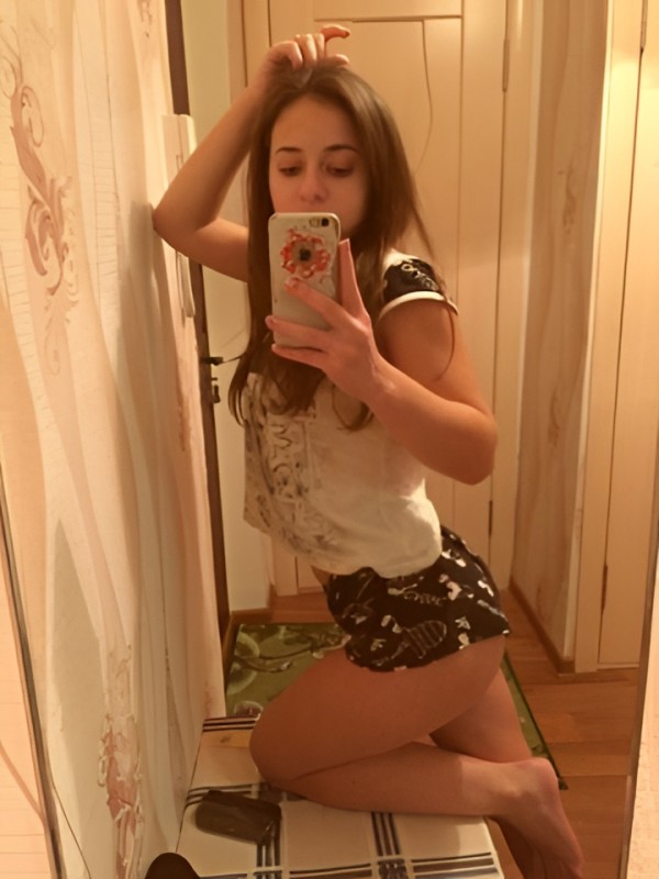 Риана привлекательная девушка из Кадиевки цена от 10000 руб