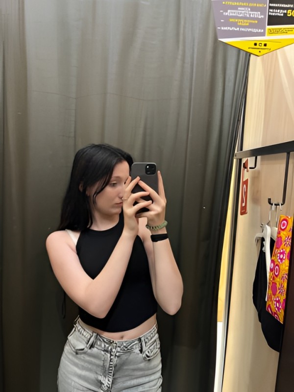 Жасмин привлекательная девушка из Кадиевки цена от 5000 руб