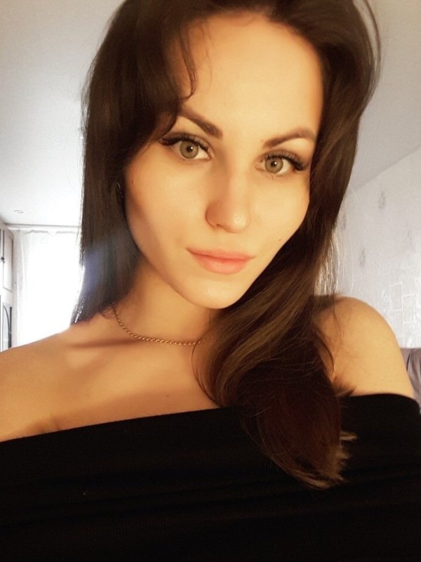 Даша привлекательная девушка из Кадиевки цена от 3500 руб