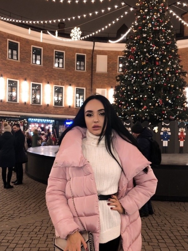 Арина привлекательная девушка из Кадиевки цена от 3000 руб