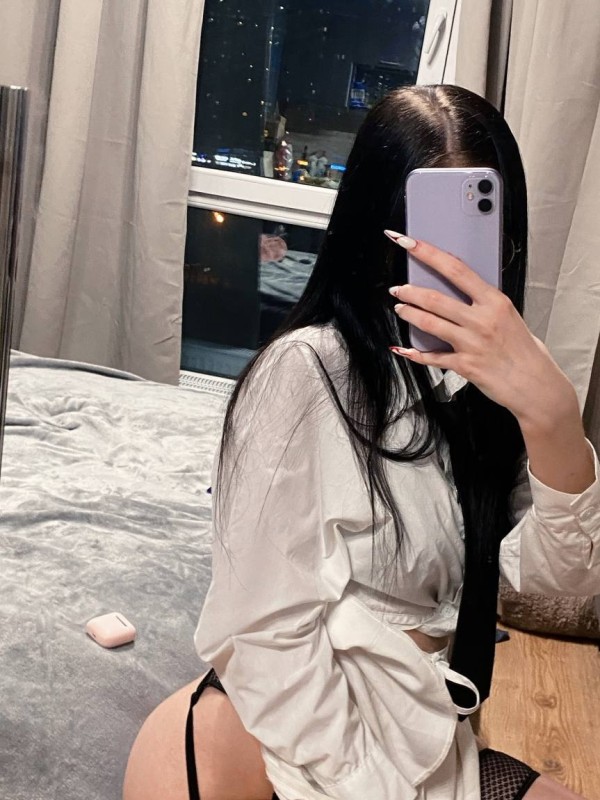 Олечка привлекательная девушка из Кадиевки цена от 5000 руб